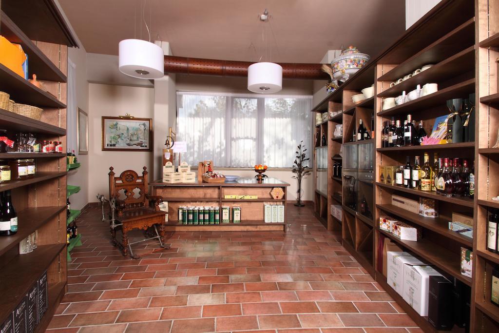 Hotel Ristorante La Bilancia Loreto Aprutino Buitenkant foto
