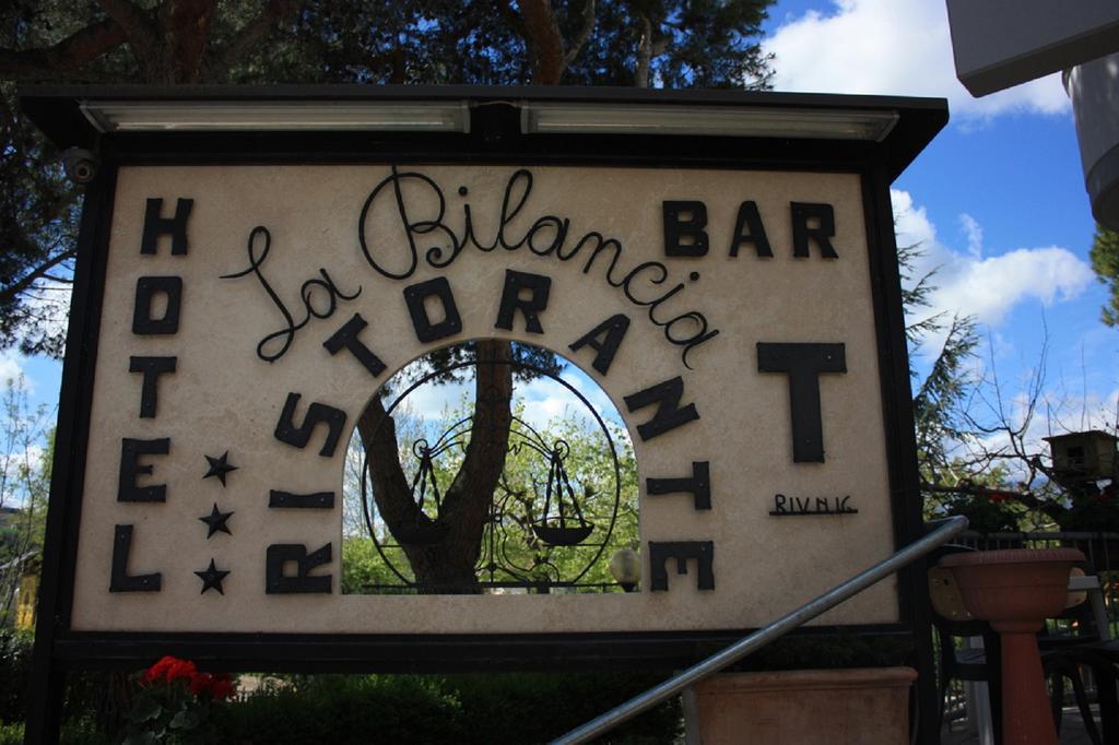 Hotel Ristorante La Bilancia Loreto Aprutino Buitenkant foto