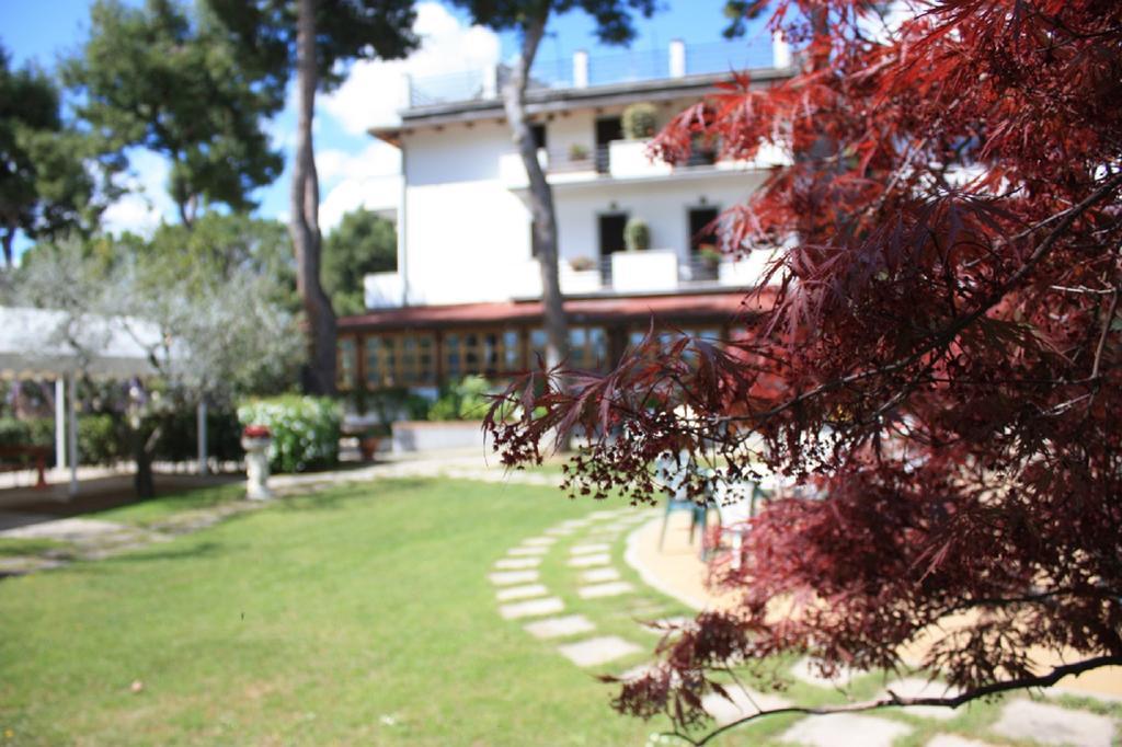 Hotel Ristorante La Bilancia Loreto Aprutino Buitenkant foto