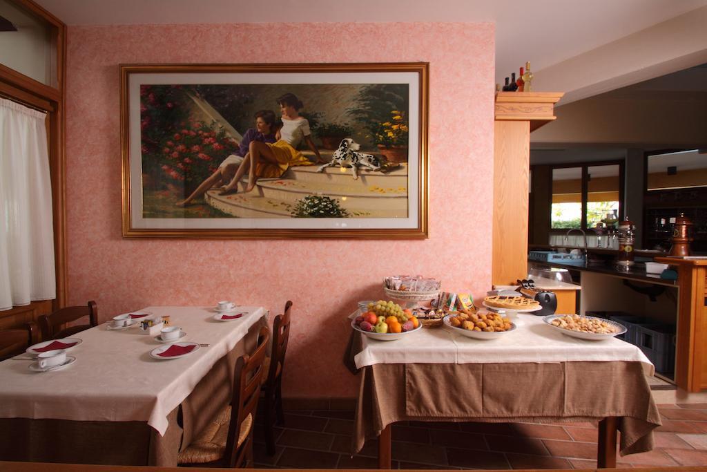 Hotel Ristorante La Bilancia Loreto Aprutino Buitenkant foto